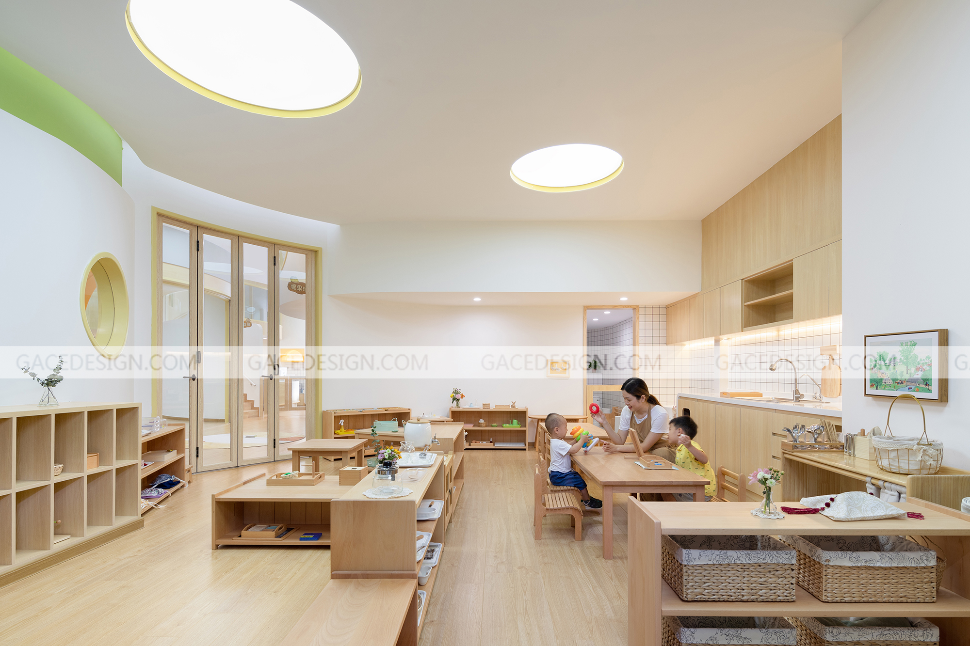 寶寶很認(rèn)生，應(yīng)該如何應(yīng)對？